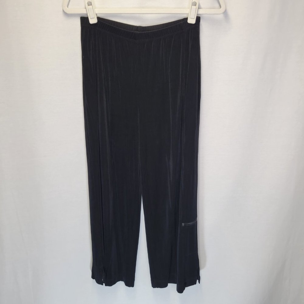 Chico's Travelers Size 1 Pants Black Pull On Zipper Pocket Wide Leg Crop